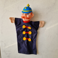 5 Handpoppen nr.18