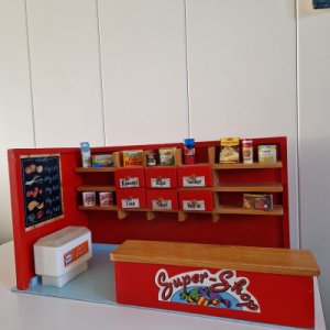 Poppenhuis / winkeltje - houten meubel